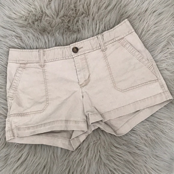 ❤️3X20 OLD NAVY Women's Low Rise Cream Chino Shorts | 6 - Picture 2 of 12